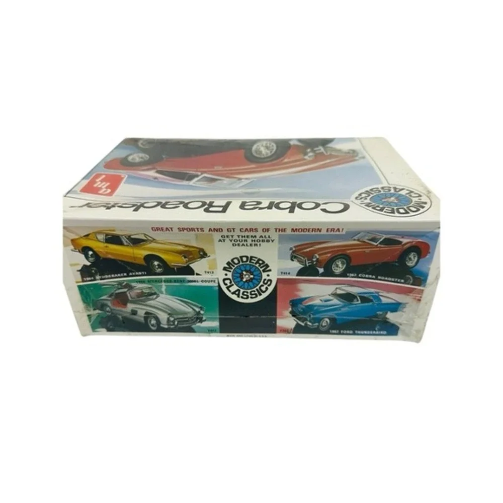 AMT Cobra Roadster Modern 1:25 Scale Classics Model Kit #T414 Factory Sealed NOS